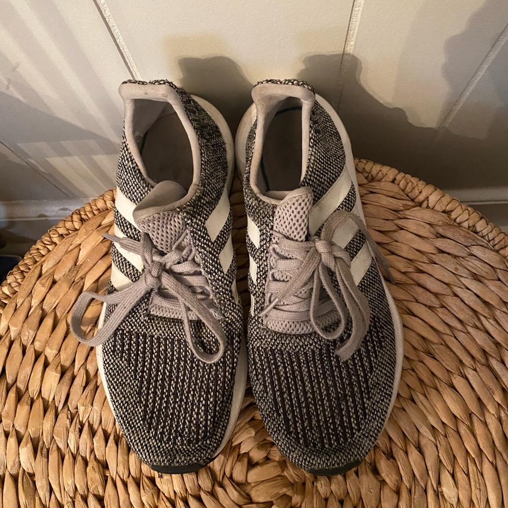 Adidas Sneakers